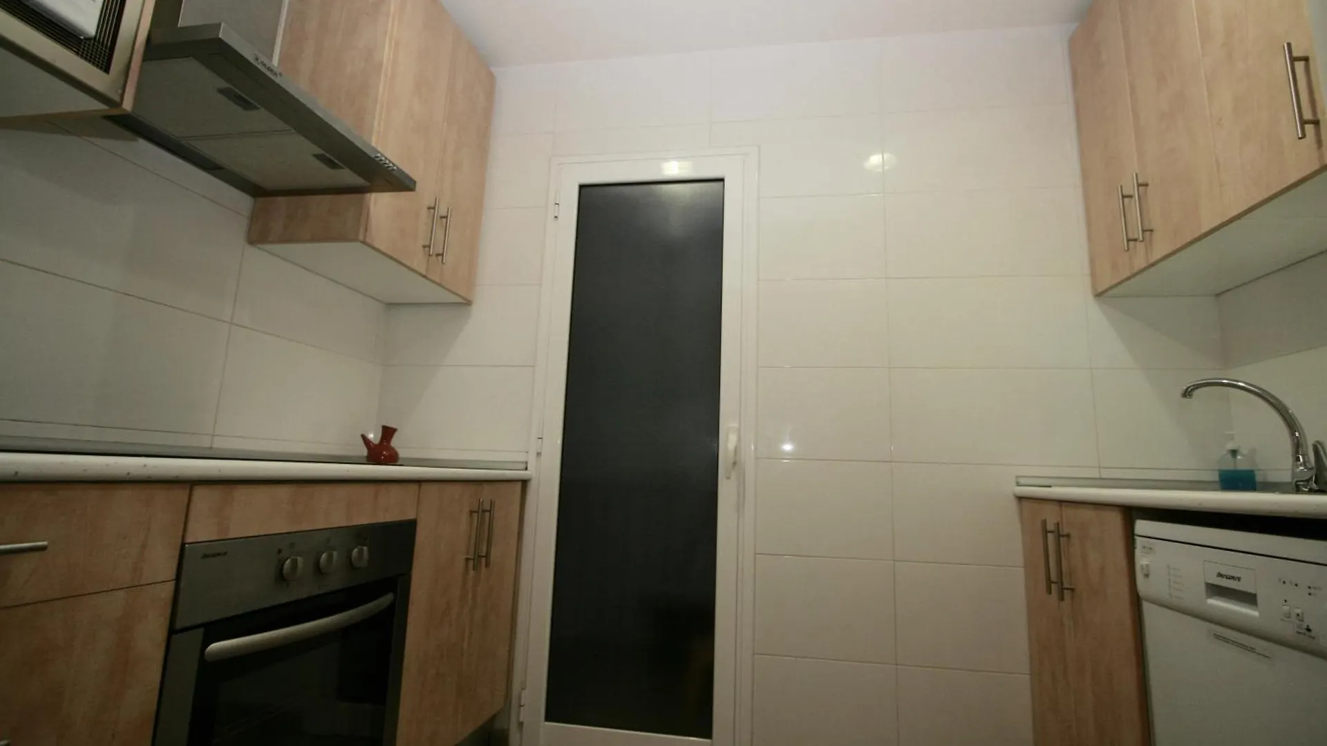 Aparteasy Barcelona 0*,  Spain